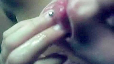 Garota de Cam Peituda em Sessão Solo de Masturbação