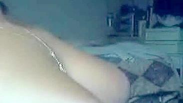 Garota de Cam Peituda em Sessão Solo de Masturbação