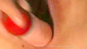 Novinha se Masturbando com Cu Apertadinho e Peitinhos Pequenos