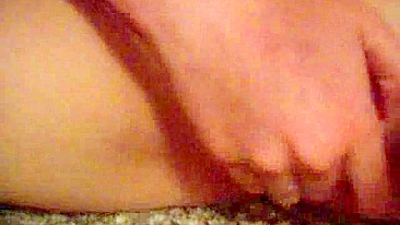 Se Masturbando com Buceta Molhada e Peitos Grandes em POV de Perto