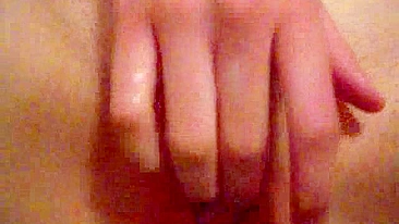 Se Masturbando com Buceta Molhada e Peitos Grandes em POV de Perto