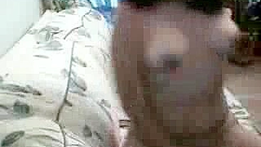 Latina Safada Brincando na Buceta com Dedada no Cu e Esfregando