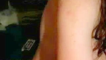 Novinha Magrinha de Peitinhos em Rede Se Masturba Sozinha, Buceta Raspada