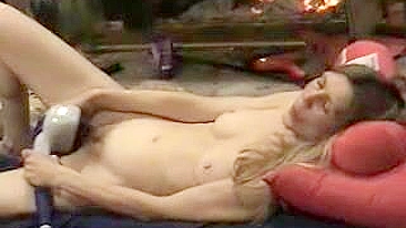 MILF se Masturba com Buceta Peluda e Brinquedos em Êxtase Solo!