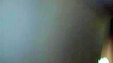 Vadia Europeia Gozando na Webcam!