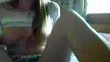 Vadia Europeia Gozando na Webcam!