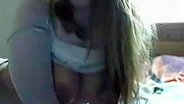 Vadia Europeia Gozando na Webcam!