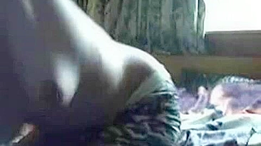 Vadia Europeia Gozando na Webcam!