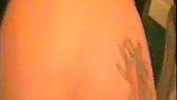 Esposa Gordinha se Masturba com Bunda Gorda e Dildo Grosso!