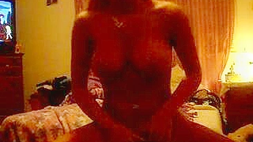 Loira peituda em solo delícia - masturbação dedinho na boca