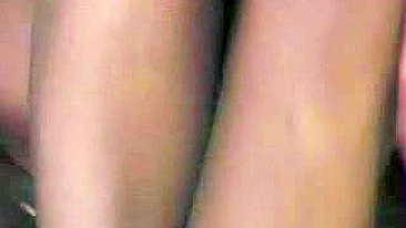 MILF Esguichando de Prazer com Brinquedos e Dedos