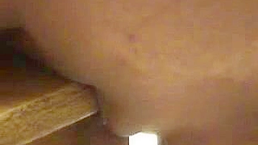 MILF Mãe Se Masturba no Cu com Dildo e Goza