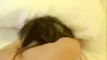 Cowgirls Safadas se Masturbando com Gozadas Caseiras