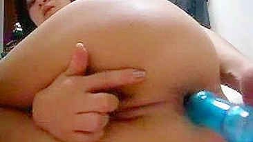 Novinha Asiática Magrinha se Masturba com Consolo no Cuzinho Apertado