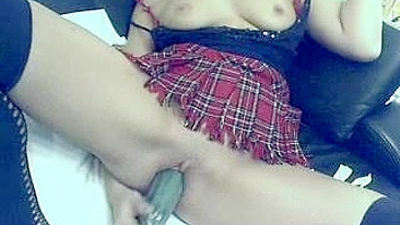 Novinhas da Escola Se Masturbando com Consolos e Pepinos! Buceta, Coxas e Brinquedos