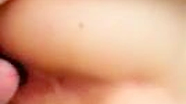 Sessão de Masturbação Caseira de Namoradas Universitárias com Gozada!