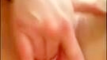 Caos de Masturbação com Novinha Gozando Cremoso em Selfies!