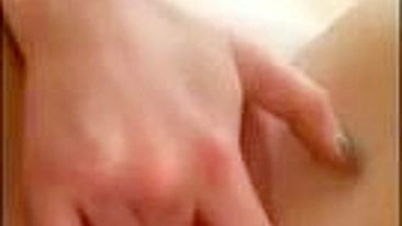 Caos de Masturbação com Novinha Gozando Cremoso em Selfies!