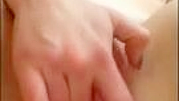 Caos de Masturbação com Novinha Gozando Cremoso em Selfies!