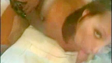 Novinha se Masturbando com Corpo Perfeito Leva Gozada Quente no Rosto!