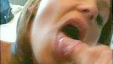 Novinha se Masturbando com Corpo Perfeito Leva Gozada Quente no Rosto!