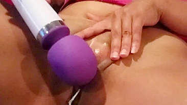 MILF Italiana Morena em Orgasmos Caseiros!