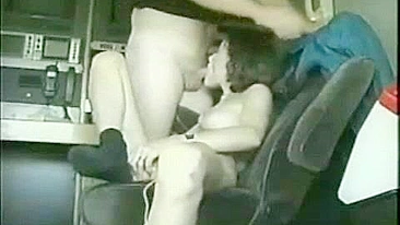 Loucura de Masturbação com Morenas Amigas e Seus Brinquedos