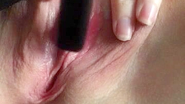 Masturbação com Plug de Princesa - Diversão Anal Amadora com Brinquedos