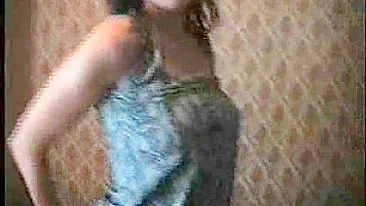 Morena Gostosa se Masturbando Quente com Buceta Raspada e Peitões