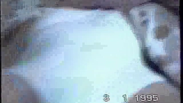 MILF Safada Se Masturbando - Esposa Traindo Corno em Pornô Caseiro