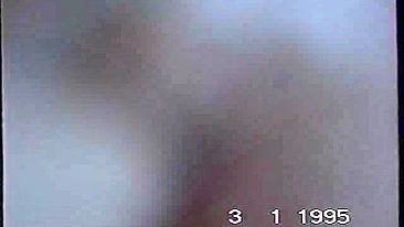 MILF Safada Se Masturbando - Esposa Traindo Corno em Pornô Caseiro