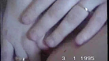 MILF Safada Se Masturbando - Esposa Traindo Corno em Pornô Caseiro