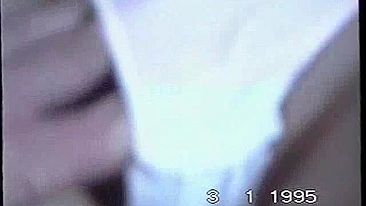 MILF Safada Se Masturbando - Esposa Traindo Corno em Pornô Caseiro