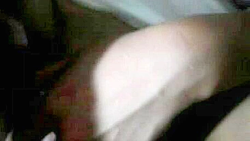 Namoradinha Asiática Novinha Se Masturba com Buceta Piercing - Closes Incríveis!