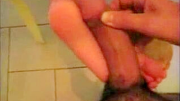 Masturbação com Paus Grandes e Fetiche por Pés - Compilação de Gozadas