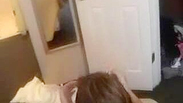 Masturbação Quente: Novinha Miúda de Buceta Perfeita no Chuveiro