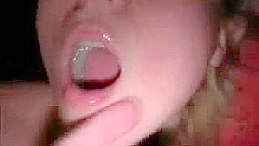 Loucura de Masturbação - Loiras Gostosas Gozando no Dedo!