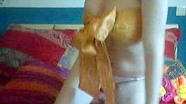 Loucura de Masturbação com Loira Gostosa e seus Peitões!