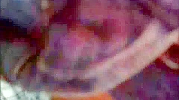 Casal Selvagem Transa no Trem Público - Boquetes, Gozadas e Dedada