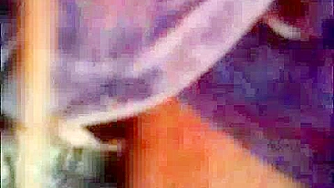 Casal Selvagem Transa no Trem Público - Boquetes, Gozadas e Dedada