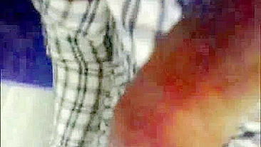 Casal Selvagem Transa no Trem Público - Boquetes, Gozadas e Dedada