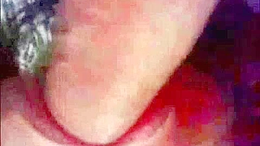 Casal Selvagem Transa no Trem Público - Boquetes, Gozadas e Dedada