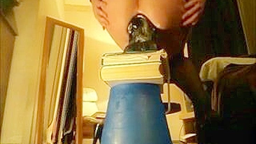 Vídeo Caseiro de Trans Amadora com Rabão Levando Consolos Monstruosos no Cu