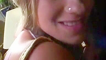 Sexo Anal Caseiro com Troca de Gozada entre Irmãs Gêmeas Amadoras