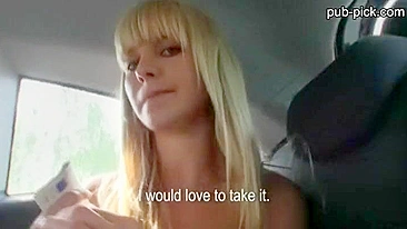 Amadora Latina Caseira Flagrada Fodendo no Banco de Trás com Pauzão e Gozada nos Peitos