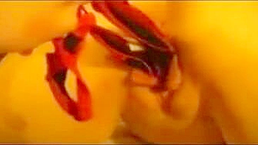 Fisting caseiro com bucetas arrombadas de amadoras