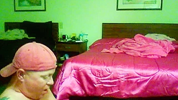 Boquete Bissexual Caseiro com Garganta Funda e Facial