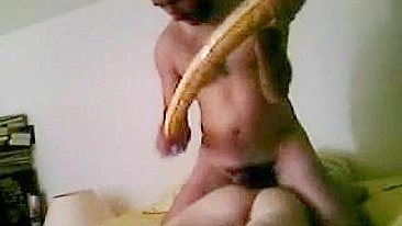 Esposa Milf em Sexo Caseiro Intenso com Dildo Enorme