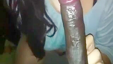 Boquete Interracial com Traveco Caseiro de Pau Grande e Garganta Profunda