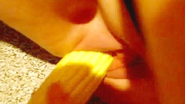 Delícia Vegetal Caseira com Esposa MILF e Orgasmo de Dildo